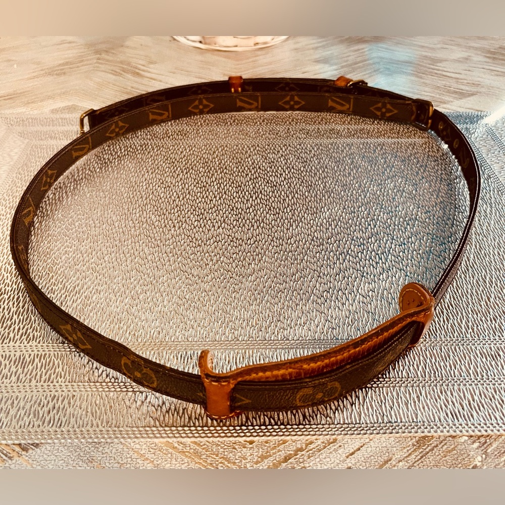Louis Vuitton Strap Unversal Ajustabile size.
The price Is For 1 strap only!! - Picture 5 of 16